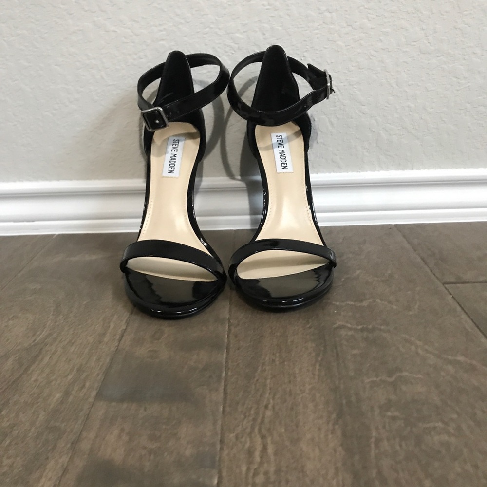Realove Steve Madden Sandals NIB